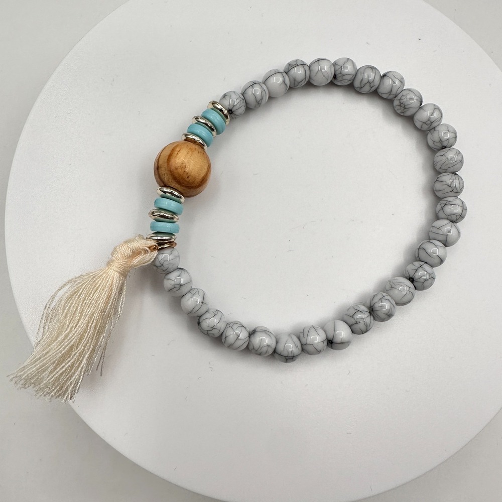 Vintage 90s White Howlite Beaded Bracelet Tassel Wooden Women's Classic Jewelry
